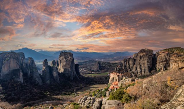 The,Holly,Monastery,Of,Meteora,Greece.,Sandstone,Rock,Formations.